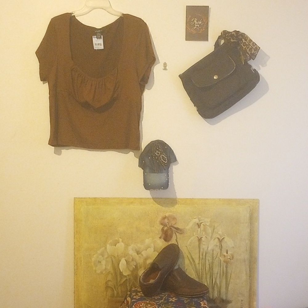 NWT Rue 21 Low Cut Comfy Top!*